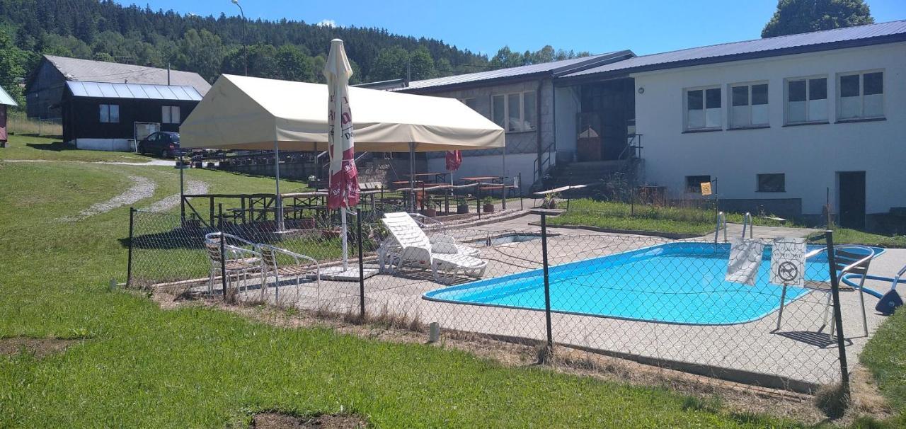 Retro Kemp Pod Boubinem Horní Vltavice Buitenkant foto